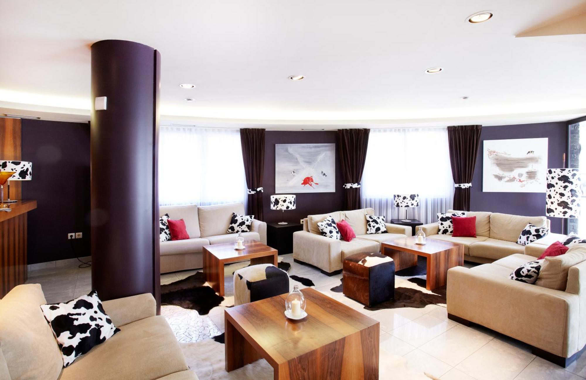 Hotel Mu La Cortinada Interior photo
